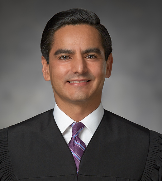Headshot of Jose Castillo '06.