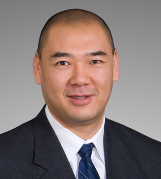 Headshot of Stephen Lau '02.