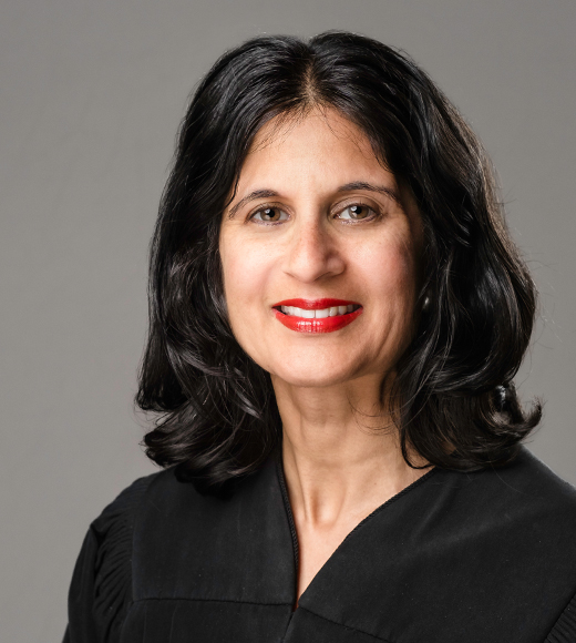 Headshot of Shama Hakim Mesiwala '98.