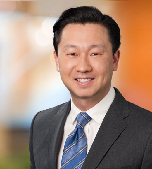 Headshot of Brian Kang '03. 